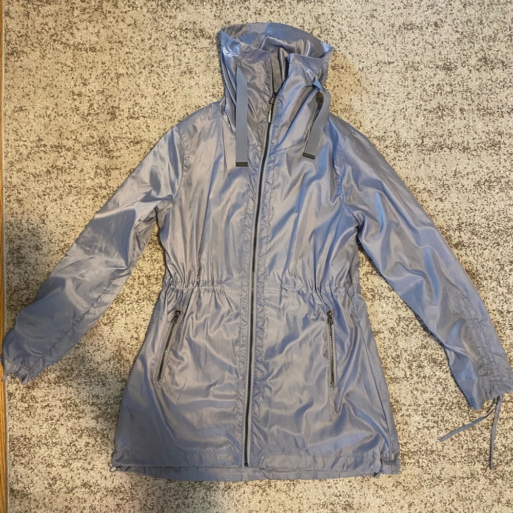 Mondetta light weight jacket, cinches at waist, 100% polyester, like new.